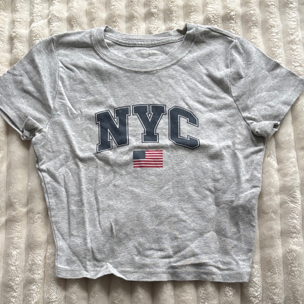 Hollister Gray NYC Graphic Tee Size M